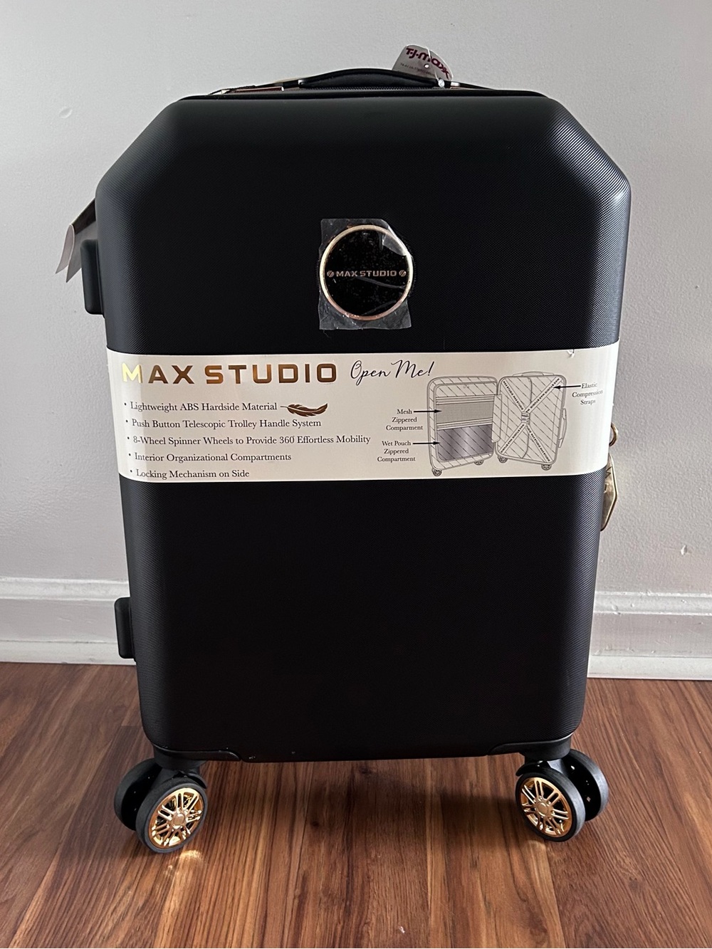 Max Studio Suitcase